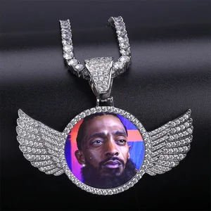 2019 Hip hop Customized iced out diamond Wing shape photo pendant necklace 2