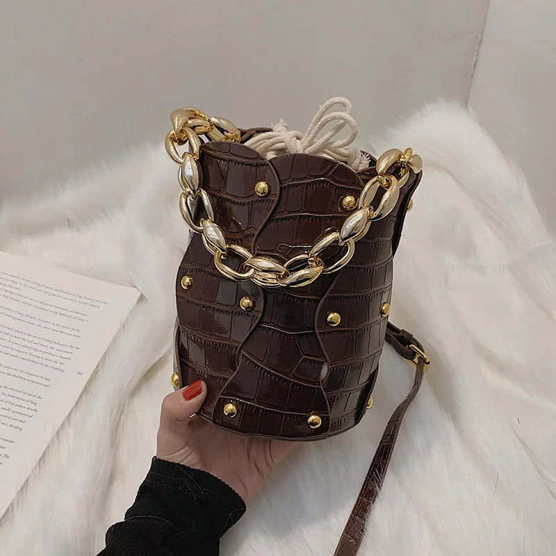 

Dropshipping Stone Grain Chain Handle Drawstring Bucket Bag hand bag women branded handbag luxury purses 2021 women's handbag, Black/ brown