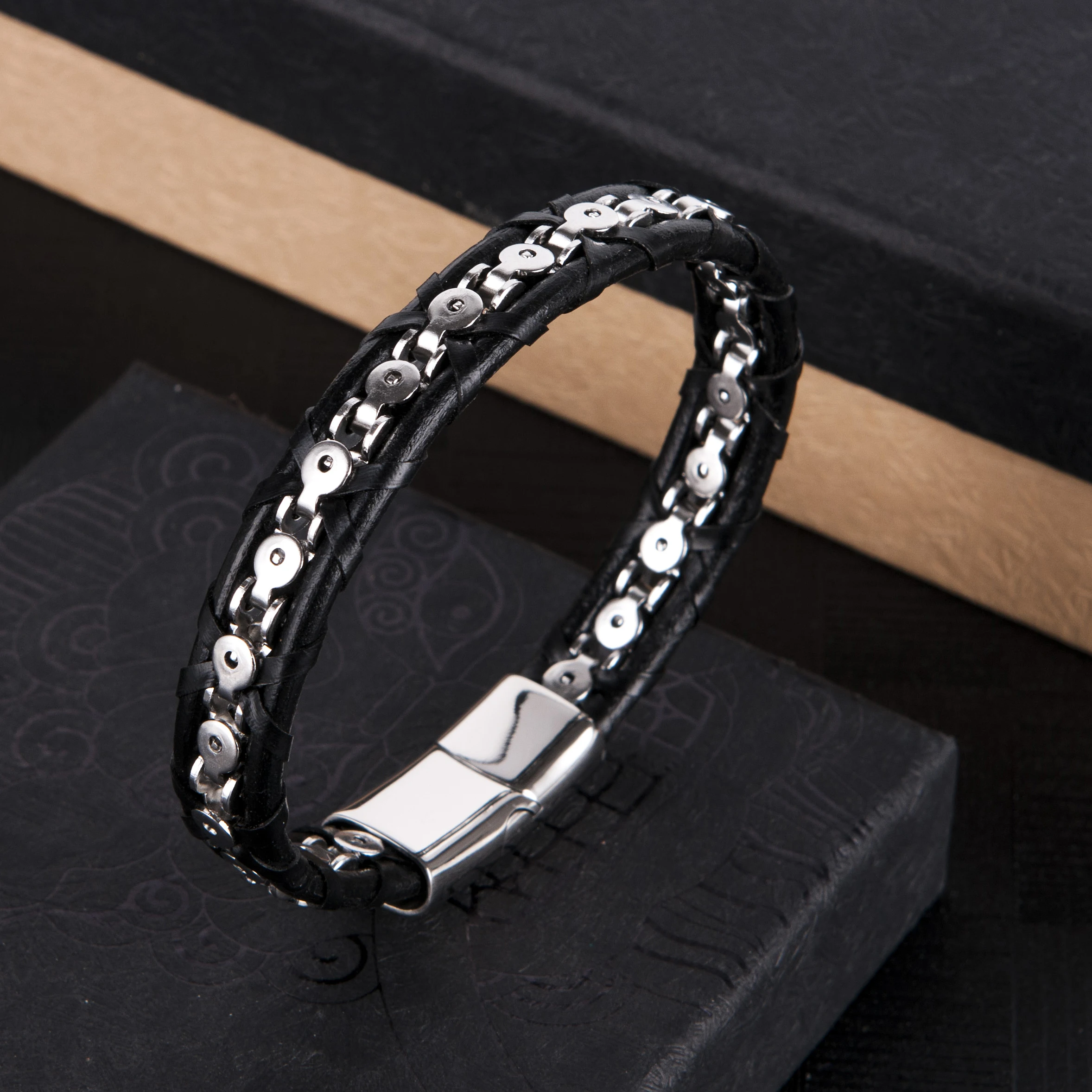 

Custom logo stainless steel clasp punk style leather bracelet for men women, Black
