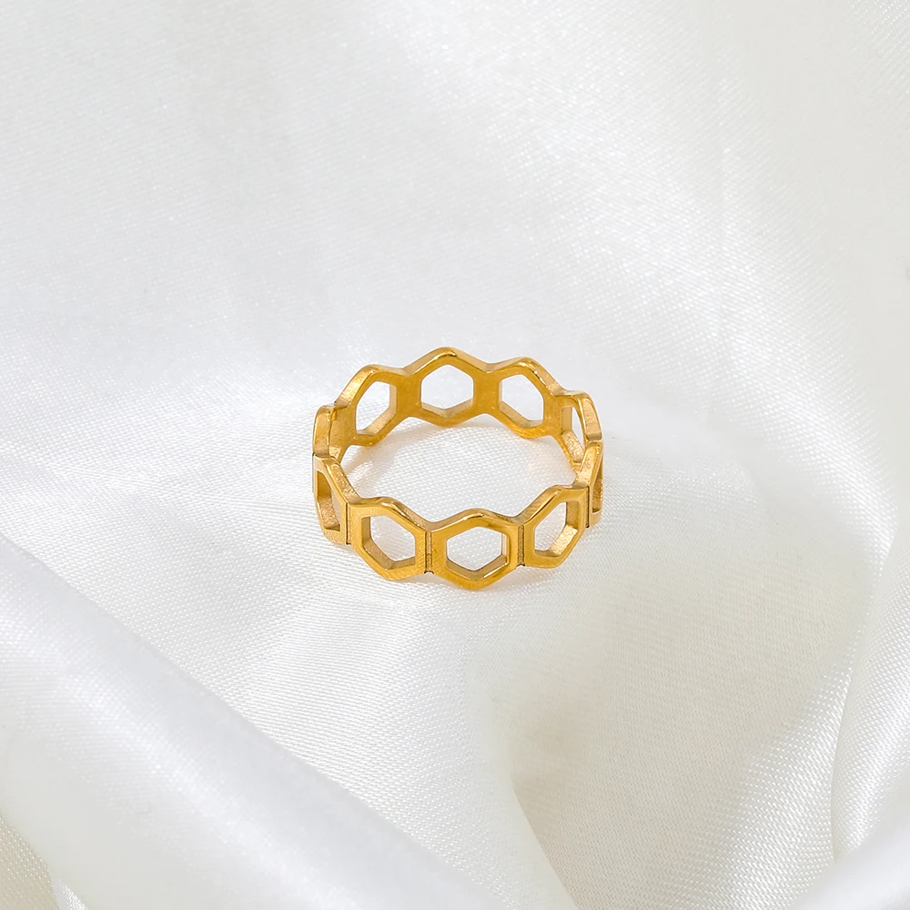 Non Tarnish & Waterproof Honeycomb Stainless Steel Ring for Women 18K Gold Plated Jewelry
