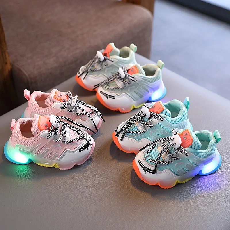 

Children Casual Flat Shoes Boys Girls Sport Running Shoes Baby Flashing Lights Fashion Sneakers Toddler Little Kid LED Sneaker
