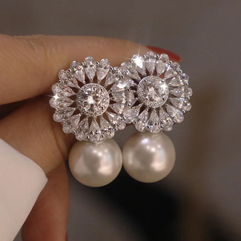

Free Shipping Fashion Trend Jewelry Zircon Engagement Earrings Delicate Flower Stud Earrings Pearl Earrings