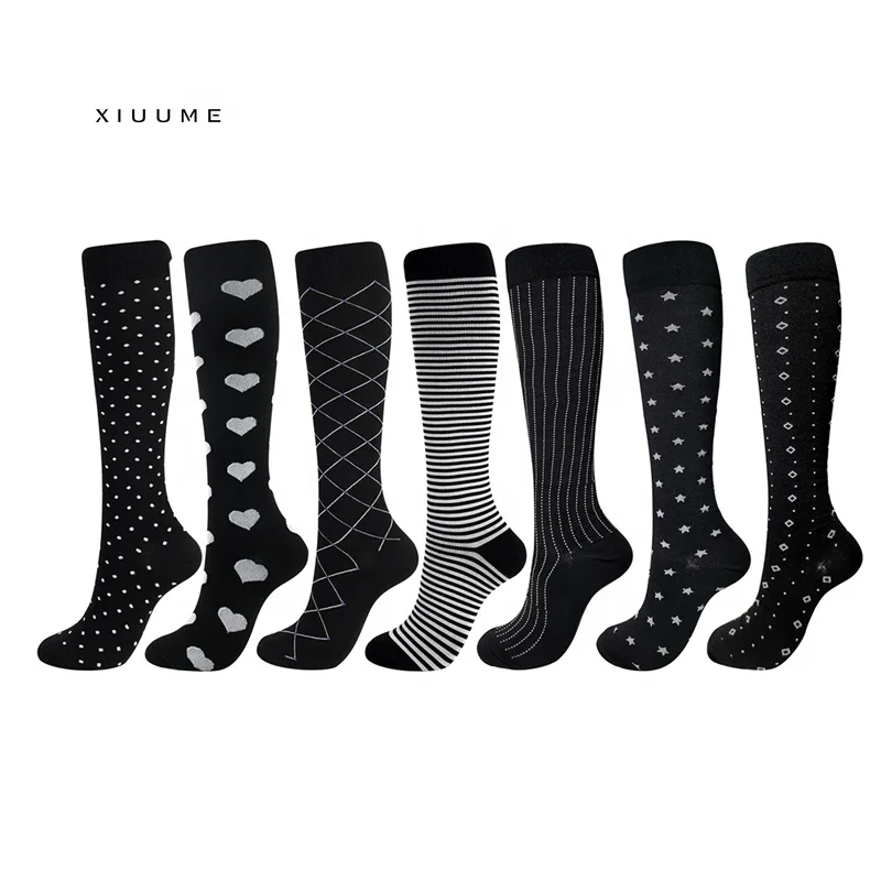 

Manufacture black dots sport 15-20 mmhg medical nurse running socks women compression