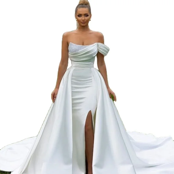 

Modest Custom Long Tail Wedding Dress Vestido De Novia Designed Extremely Luxuriously with a Wide Skirt