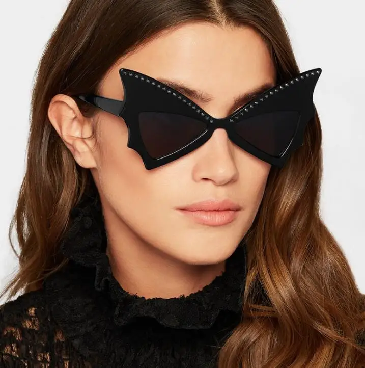 

WIIPU Sunglasses Butterfly Big Spike Oversize Frame Diamond Fashion Luxury Women