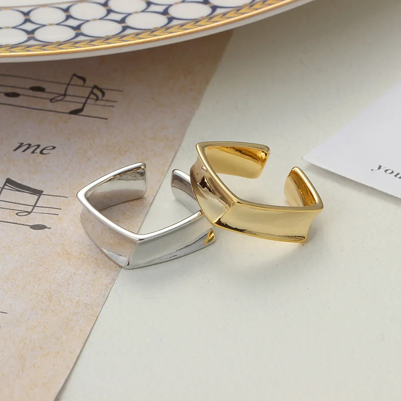 

Fashion Square Index Finger Ring for girls Smooth Twisted Pattern Opening Ring gold plated Jewelry Wholesale