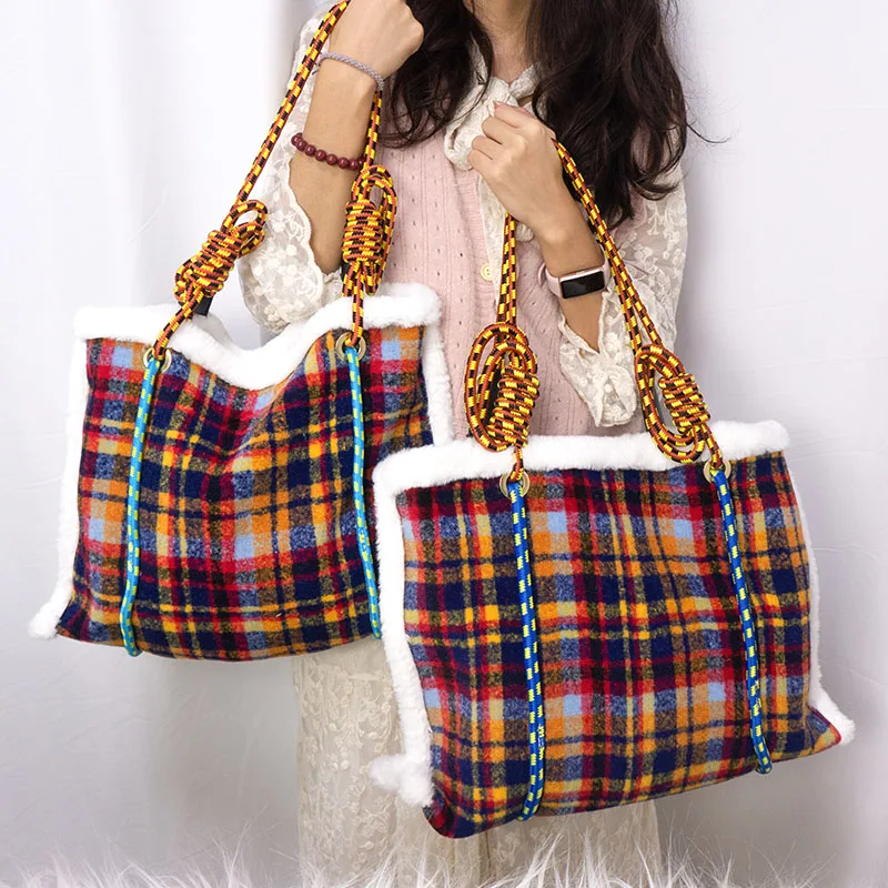 

Christmas tote fur bag felt bags trendy plaid fashion lattice designer luxury handbag for christmas thanks giving gifts