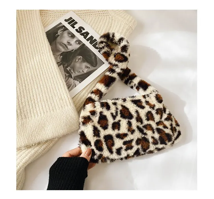 

Wholesale Fashion Winter Unisex Bags Shoulder Large Capacity Girl Bags Underarm Luxury Plush Cow Print Purses And Handbags Fur