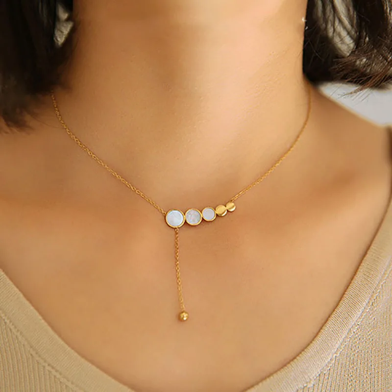 

2021 Fashion Mother of Pearl Shell Pendant 18k Gold Plated Designer Chains Necklace