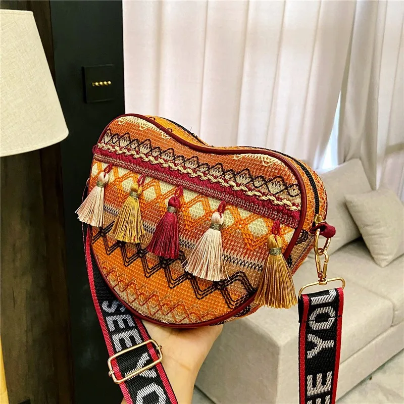 

2021 Amazon New Woman Bag Bohemian Style Tassel Bag Tribal Ethnic Fashion Woman Messenger Bag