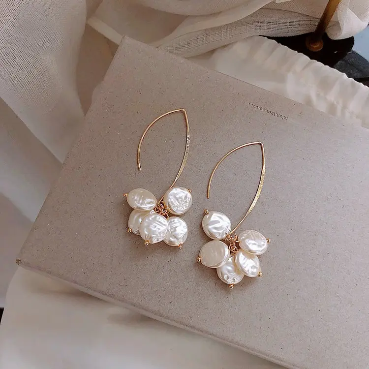 

Minority vintage design resin baroque pearl pattern hook earrings