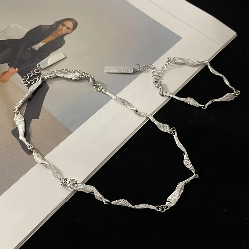

new statement simple geometric twisted necklace
