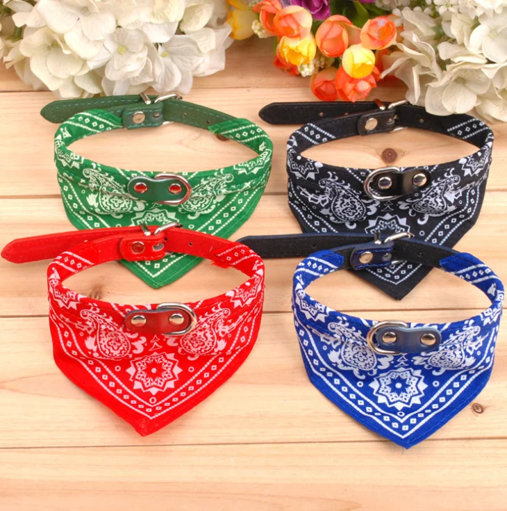 

AAA112 Adjustable Fashion Dog Bandanas Necklace Pet Clothes Pinafore Pet Triangle Scarf Neckerchief, 5 colour