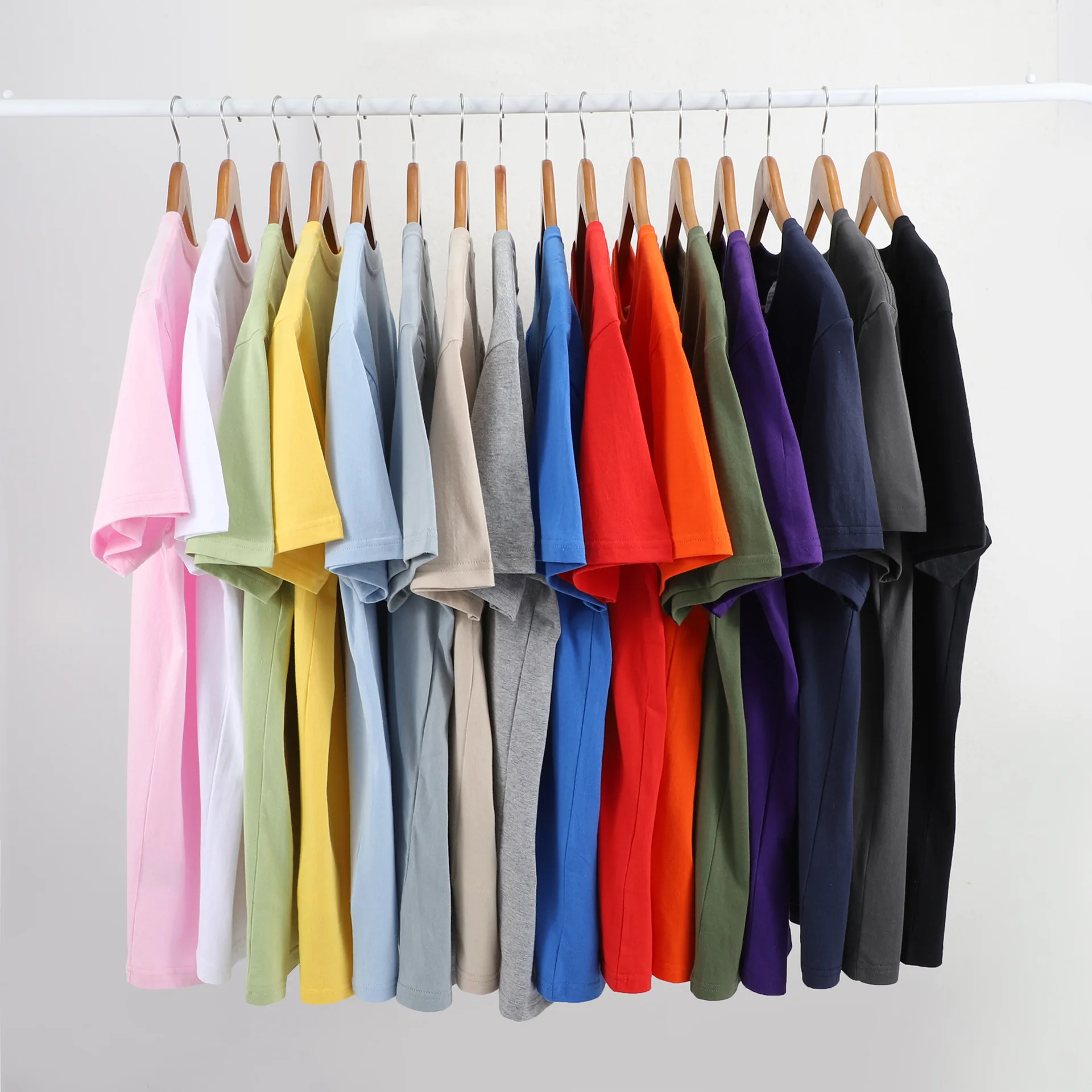Custom Made 100% Cotton Solid Single Jersey 180 Gsm Anti-Wrinkle Quick Dry T-Shirt for Men Oversize Unisex Women Clothing