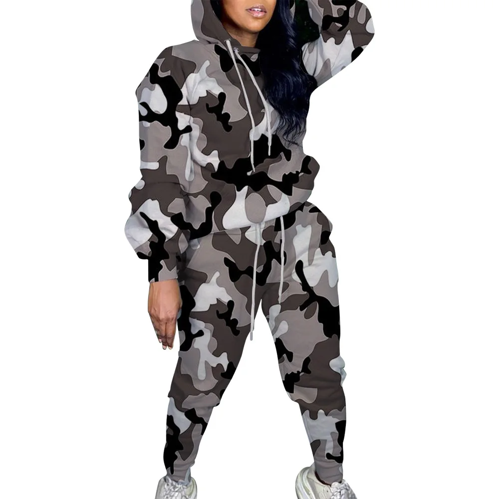 

2020 Autumn European and American women camouflage print long-sleeved women's sportswear loose suit
