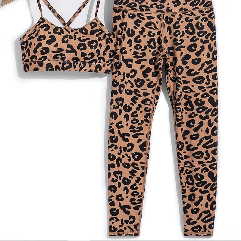 

Hot sale Women's Yoga Set Wear Workout Athletic Leopard Print Leggings and Sports Bra Set Gym Clothes