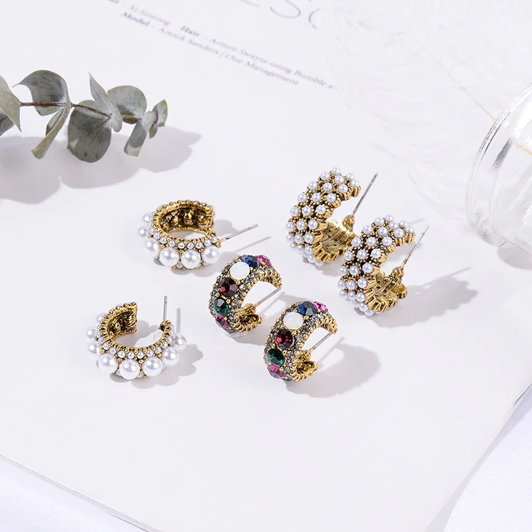 

Wholesale New Arrival Vintage Rhinestone Stud Pearl Gold Cuff Earrings High Quality