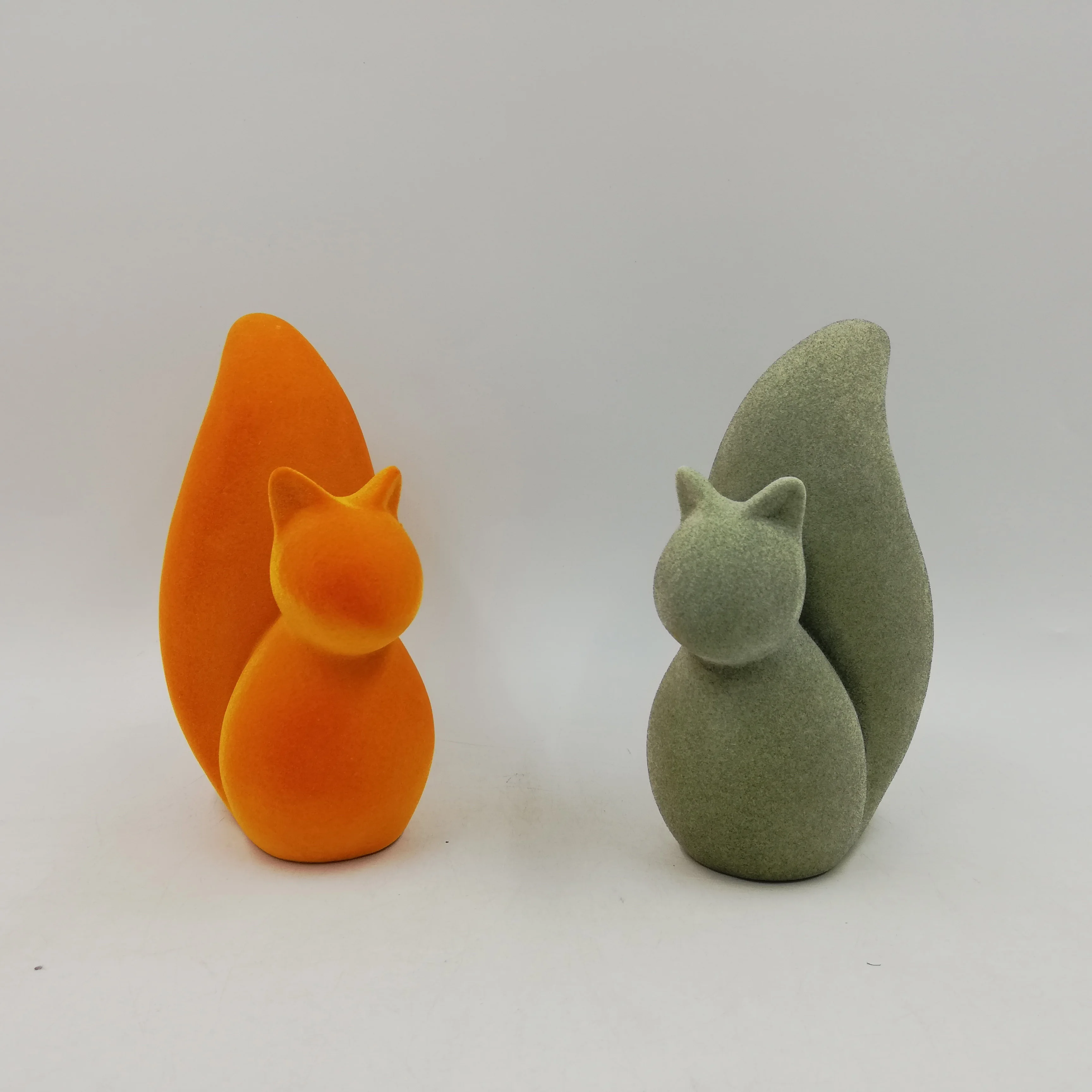 装饰松鼠造型雕像具植绒效果 - buy 松鼠形状,家居装饰,植绒松鼠装饰