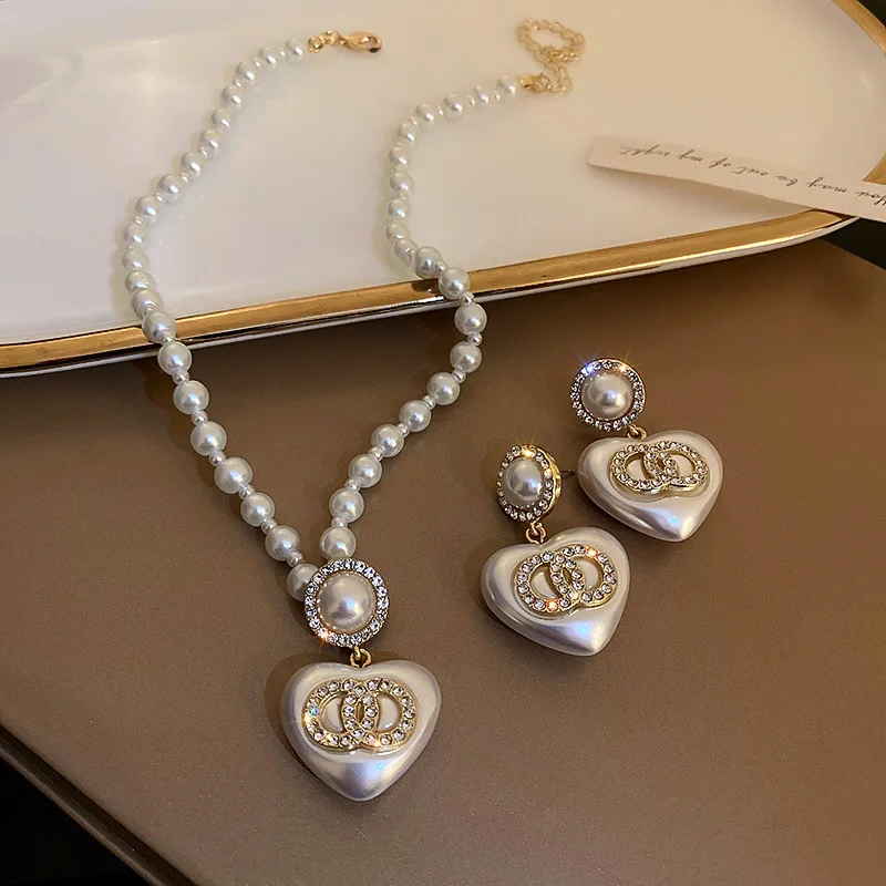 

fashion crystal circle luxury heart earrings