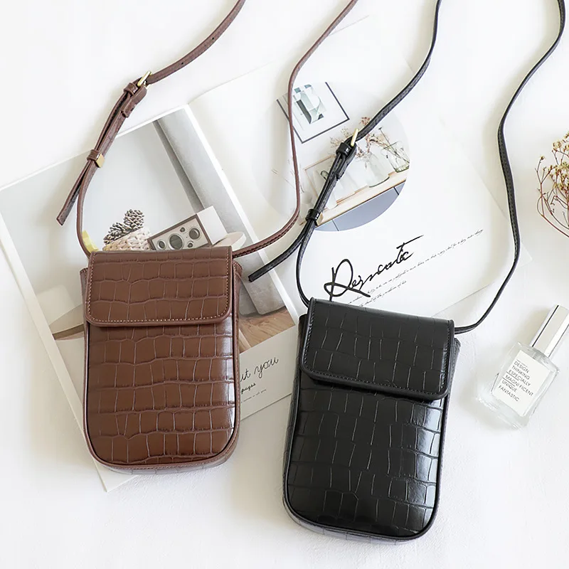 

Korean Crozzling Mobile Phone Bag Woman Retro Lligator Single Shoulder Retro Magnetic Buckle Button Flip PU Sling Messenger Bag