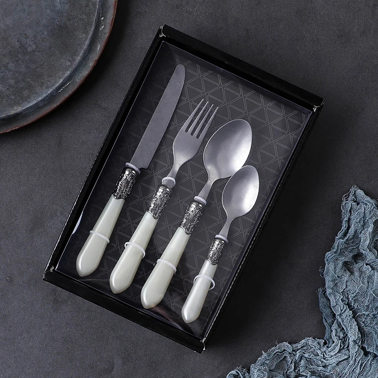 

Hot sale retro style classic cutlery stainless steel flatware set custom logo flatware vintage 24 pcs cutlery set