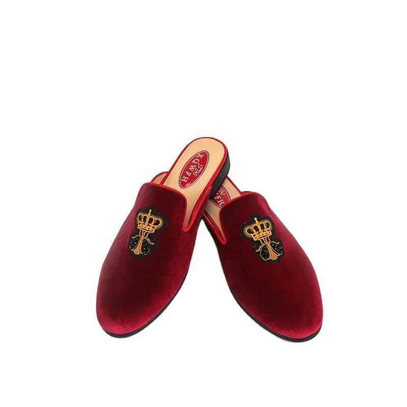 

Embroidery Crown Velvet Slippers Designs Fashion Show Men's Casual Shoes