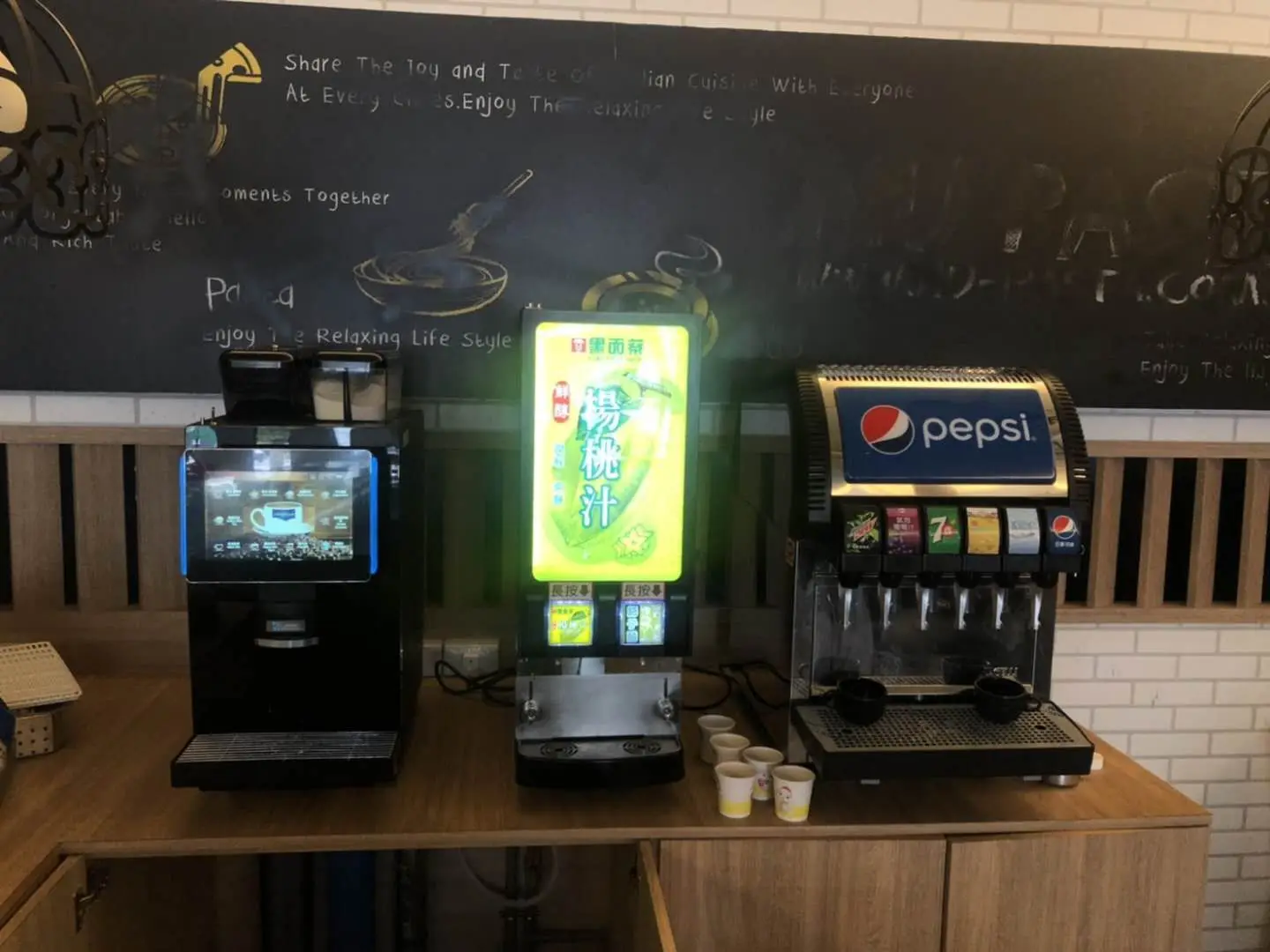 Pilot With 24g Brewer Capacity Expresso Coffee Machine Big Touch Screen Fully Automatic Coffee Machine With Fresh Milk supplier