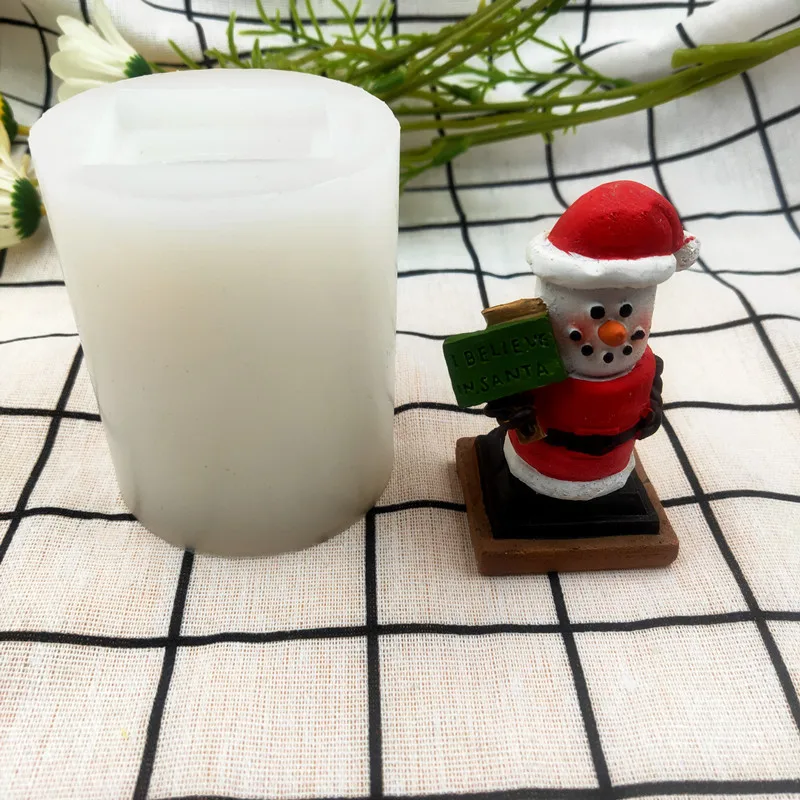 

B-1064 Snowman sugar silicone mold Candle Mold DIY baking Christmas series