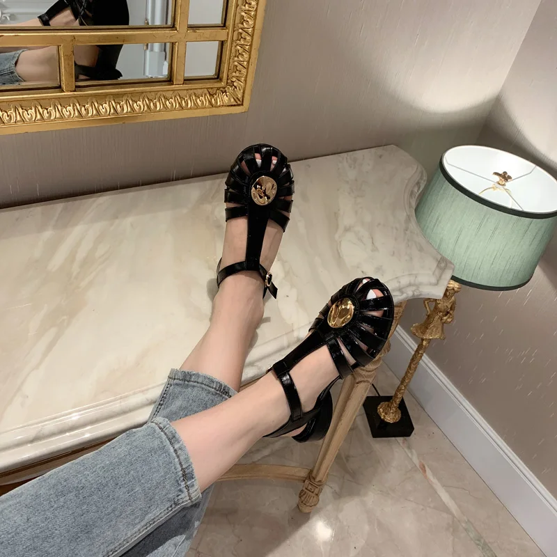 

113118 2021 Summer 2021 new half-bag-toed chunky heel sandals for women and fairy style flat flat with hollow shoes