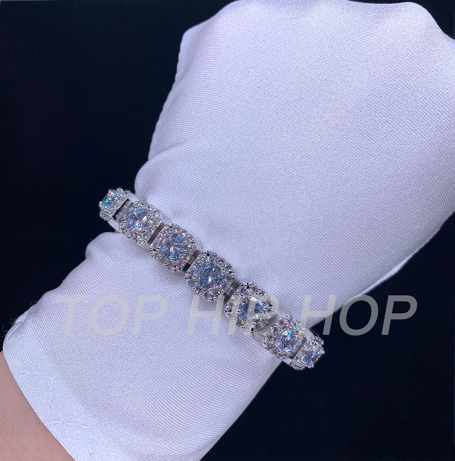 High-end European fashion bracelet manufacturer wholesale popular jewelry bracelet Jewelry Gold Plated Big zircon paved bracelet