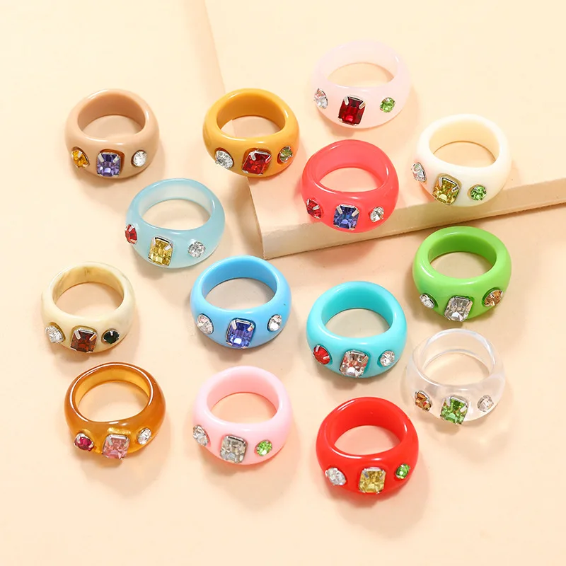 

Custom Women Clear Plain Plastic Rhinestone Thick Retro Acrylic Cute Trendy Resin Rings Jewelry Gift