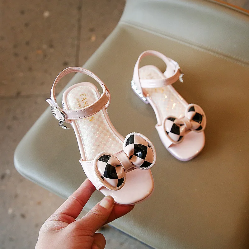 

2022 The latest summer children's small high-heeled fashion sandals girls bow non-slip princess beach shoes, Pink/black