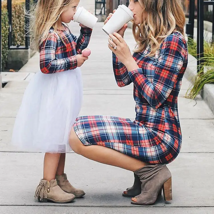 

Hot Mommy And Me Clothing Mother Daughter Clothing Kids Dresses Mom Daughter Matching Dress for Mother and Daughter, Picture shows