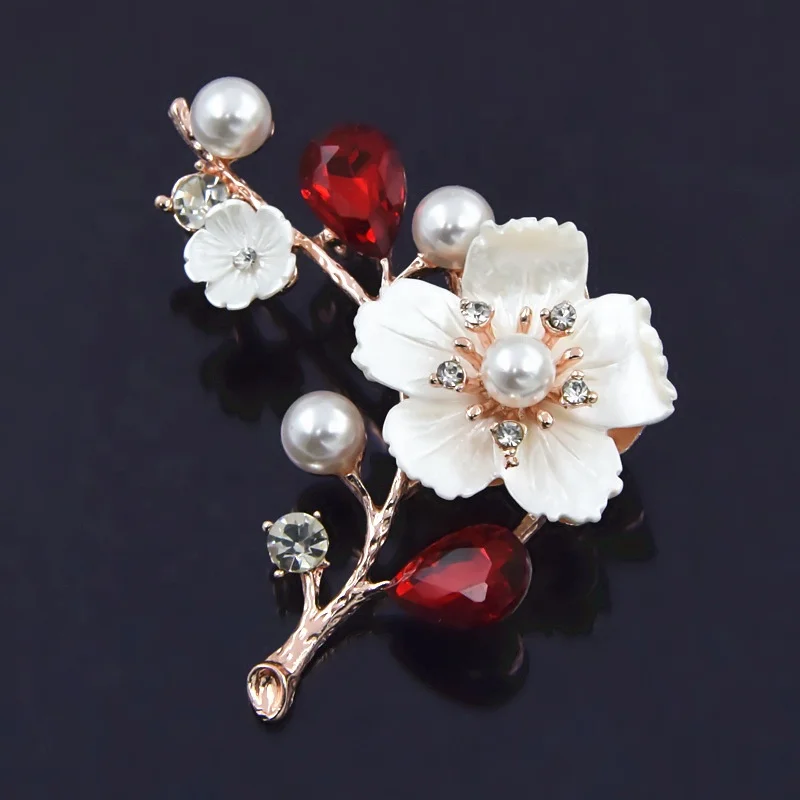 

Alloy Shell Pearl Brooch Fashion Plum Brooch Diamonds Classic Simple Women's Brooch, Colorful
