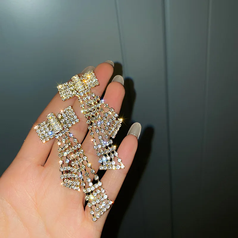 

2021 Fashion BOWKNOT Diamond Crystal Dangle Earring For Women