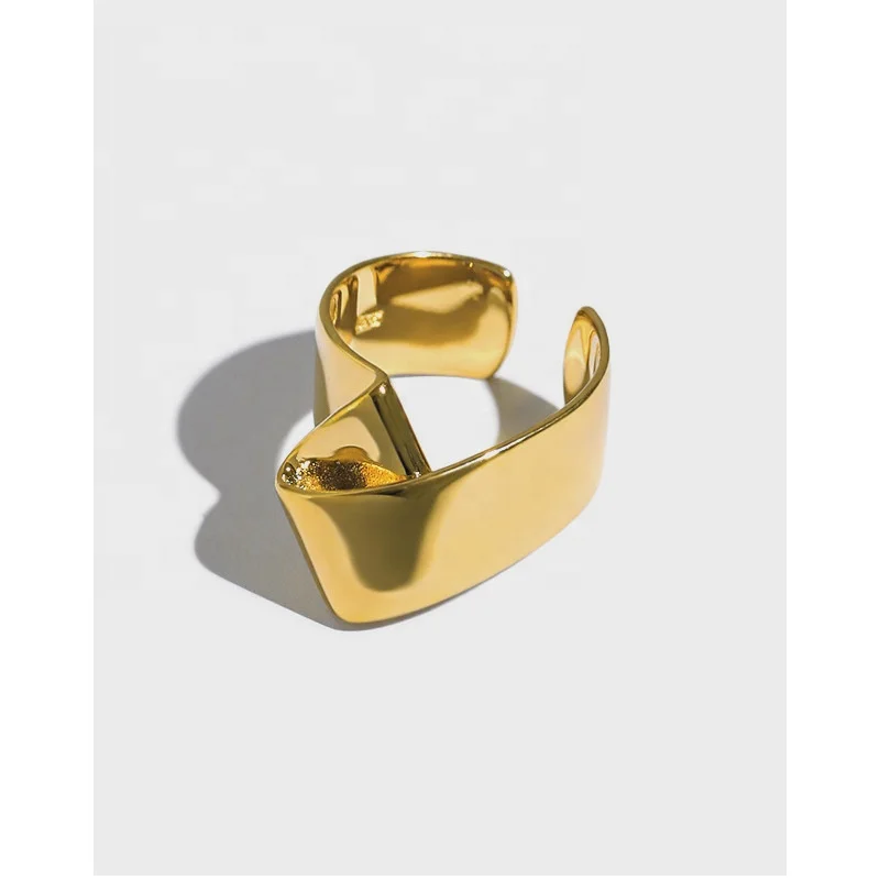 

2021 Vintage Style 18K Gold Plated Heart Shape Ring S925 Sterling Silver Ruffled Smooth Twist Open Ring for Women
