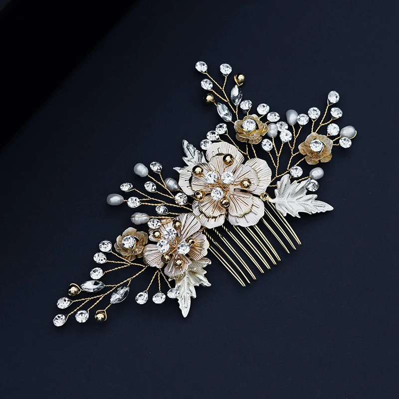 

Wholesale Vintage Gold Flower Leaf Design Pearl Crystal Fancy Wedding Insert Hair Combs Headwear Headpiece