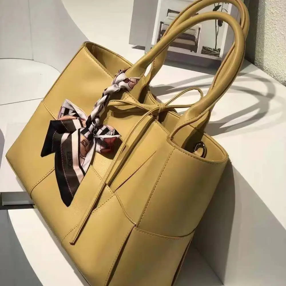 

2021 luxury ladies trendy fashion women woven tote bag unique purses and handbags, More