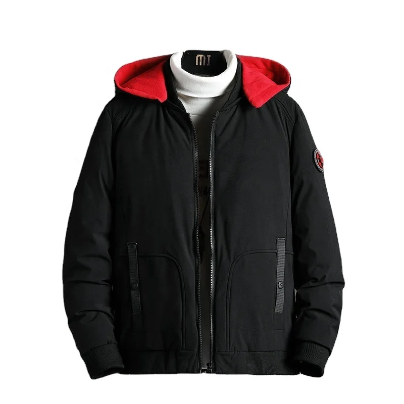 

For men in Europe and The United States, winter 2020, the new short down with thick cotton-padded jacket