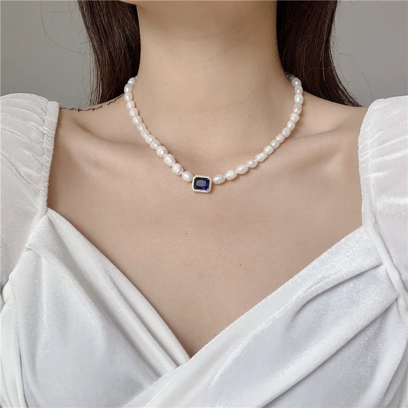 

danyuan French retro palace natual freshwater pearl emerald sapphire crystal stone necklace female ins baroque pearl necklace, Picture