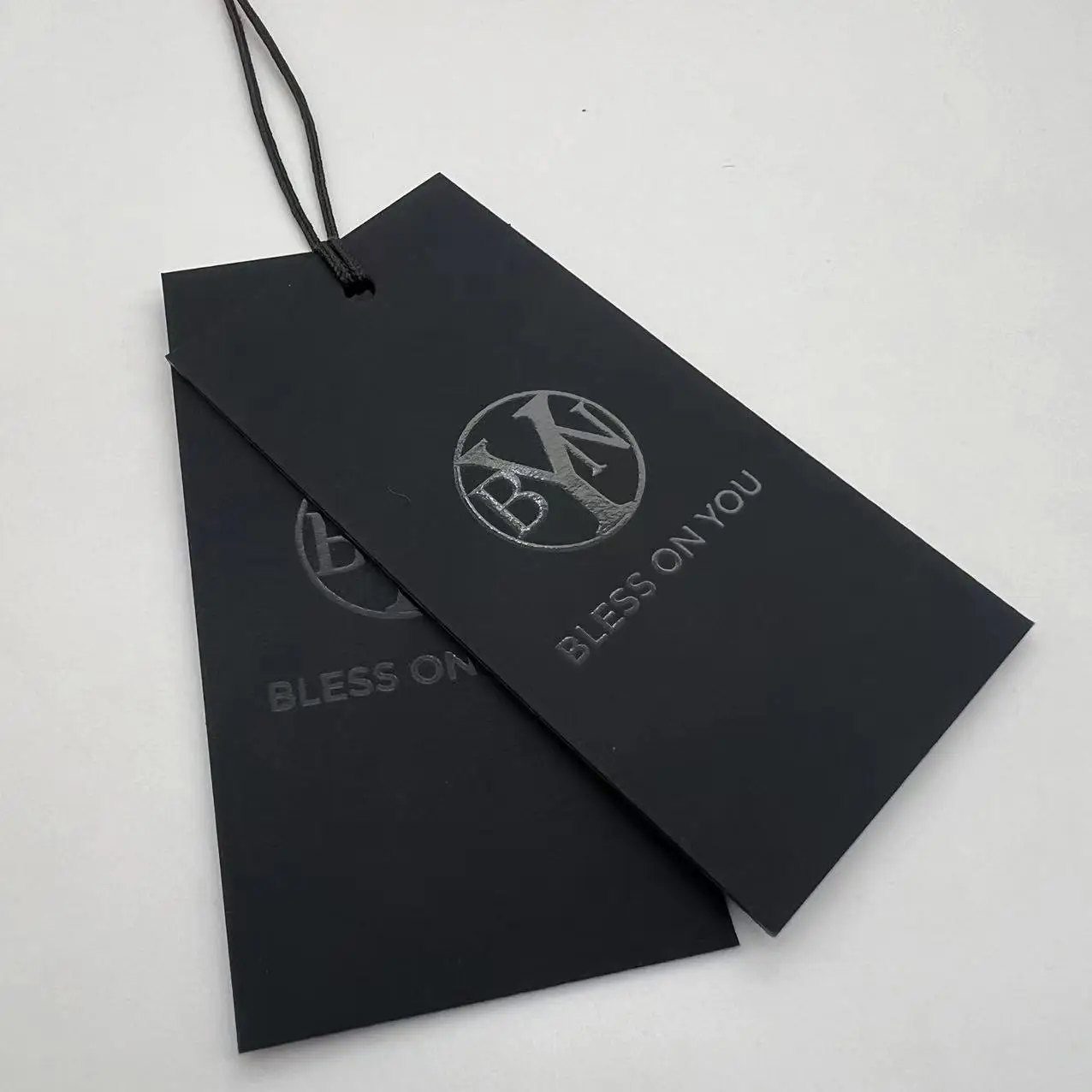 Customized Design UV Printing Glossy Logo Hanging Tags Recyclable Clothing Bags Shoes and Hats Tags