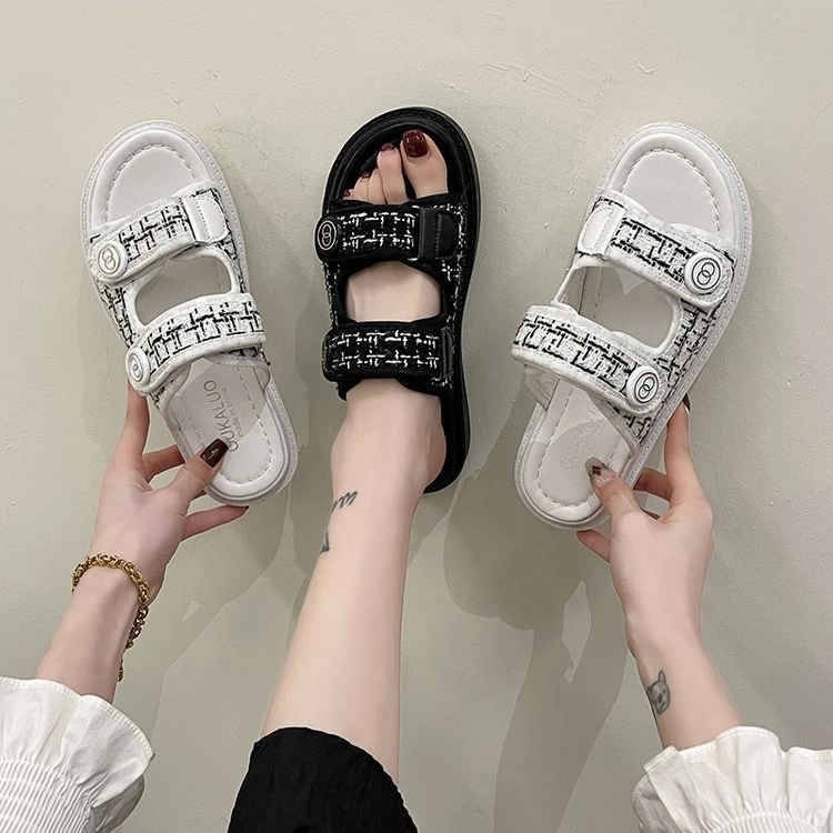 

2022 Slippers New Summer Beach Slippers Female Thick Bottom Lazy Casual Flat Sandals