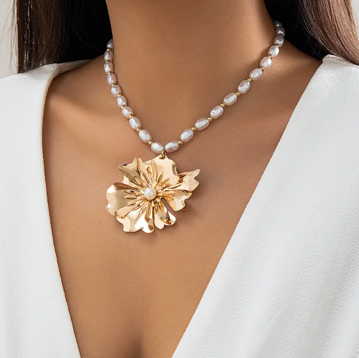 

Big Flower Pendant Choker Necklace earring set for Women Bridal Large Imitation Pearl Adjustable gold plated Chain Wed Jewelry