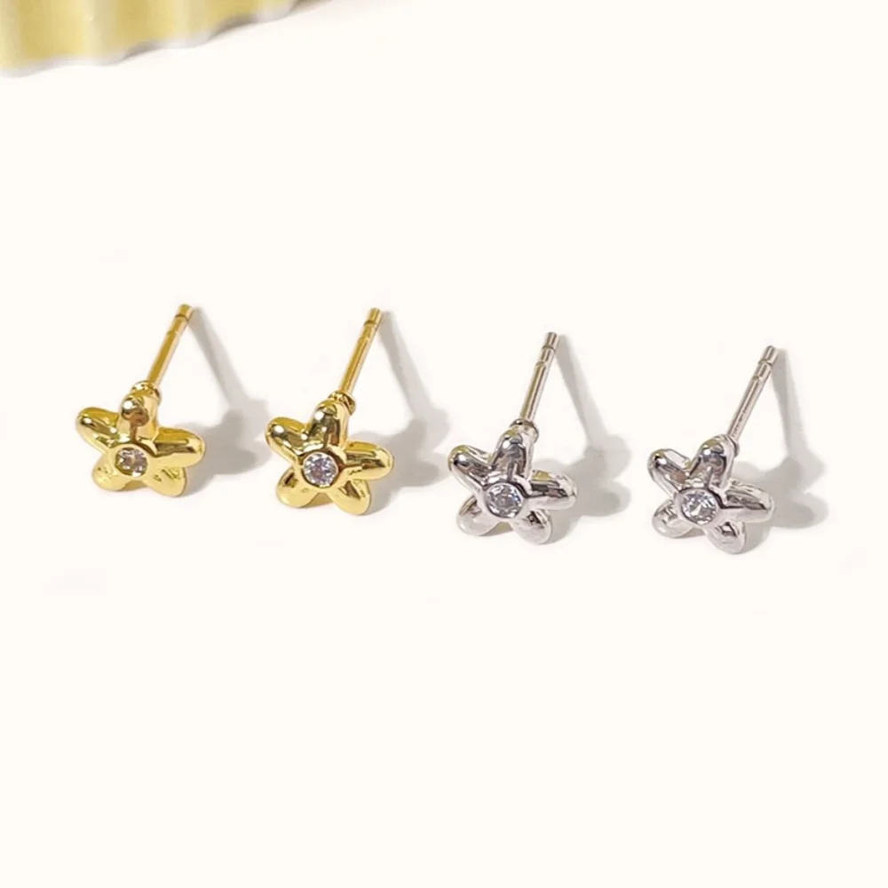 

Wholesale Fashion Trendy 18k gold plated Cubic Zirconia Cute Small Flower Stud Earring for women
