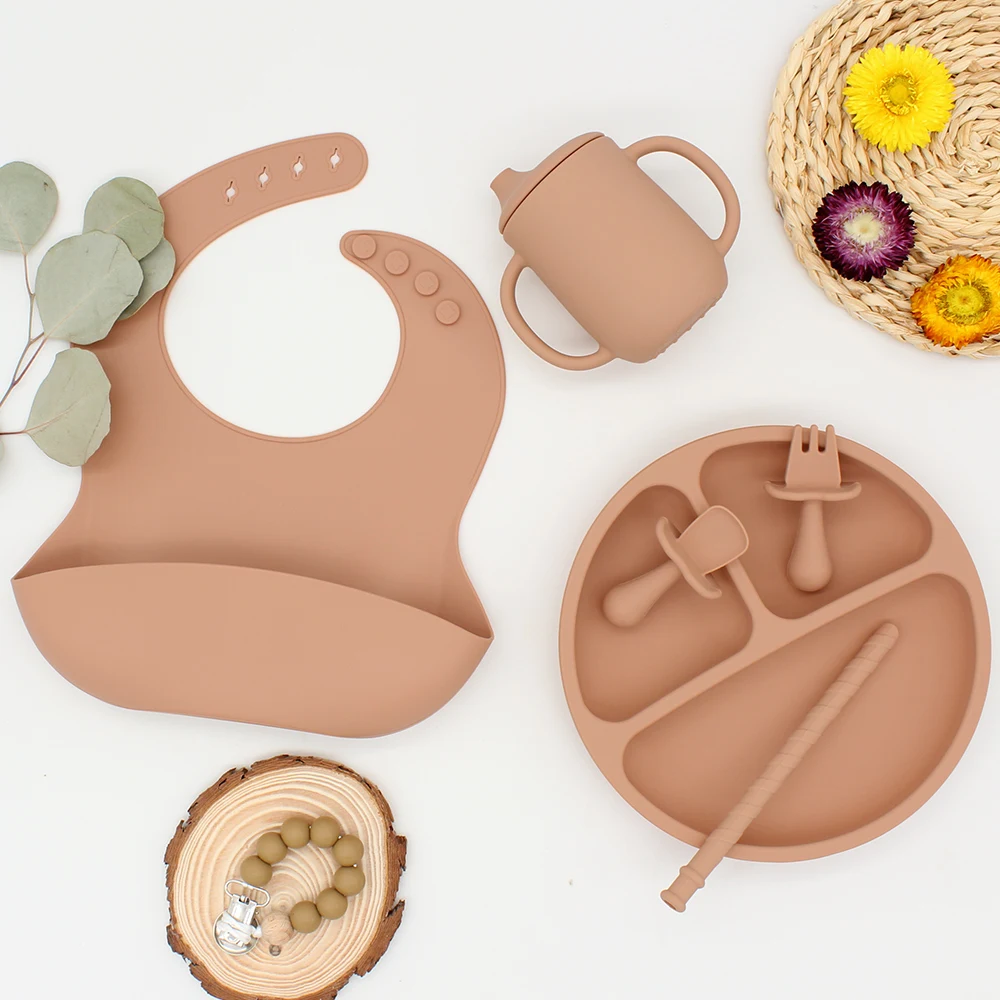 

2021 New Design 100% Food Grade Silicone Feeding Divided Plates Baby Soft Spoon Fork Straw Training Cup Tableware Set, Customized colors