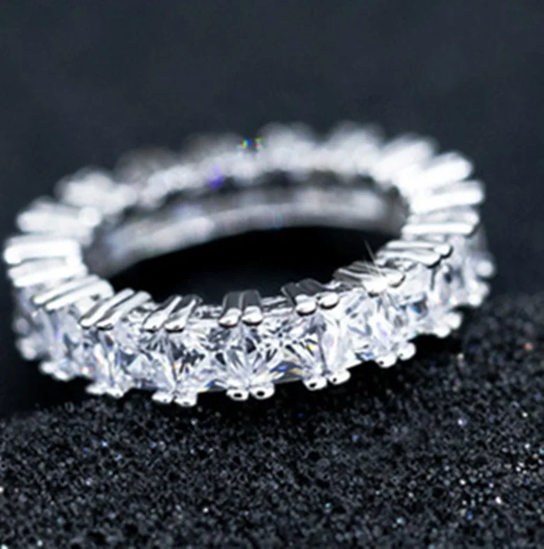 

Luxury Zircon Women's Ring Fashion Geometric Zircon Ring Simple Temperament Finger Ring, Picture
