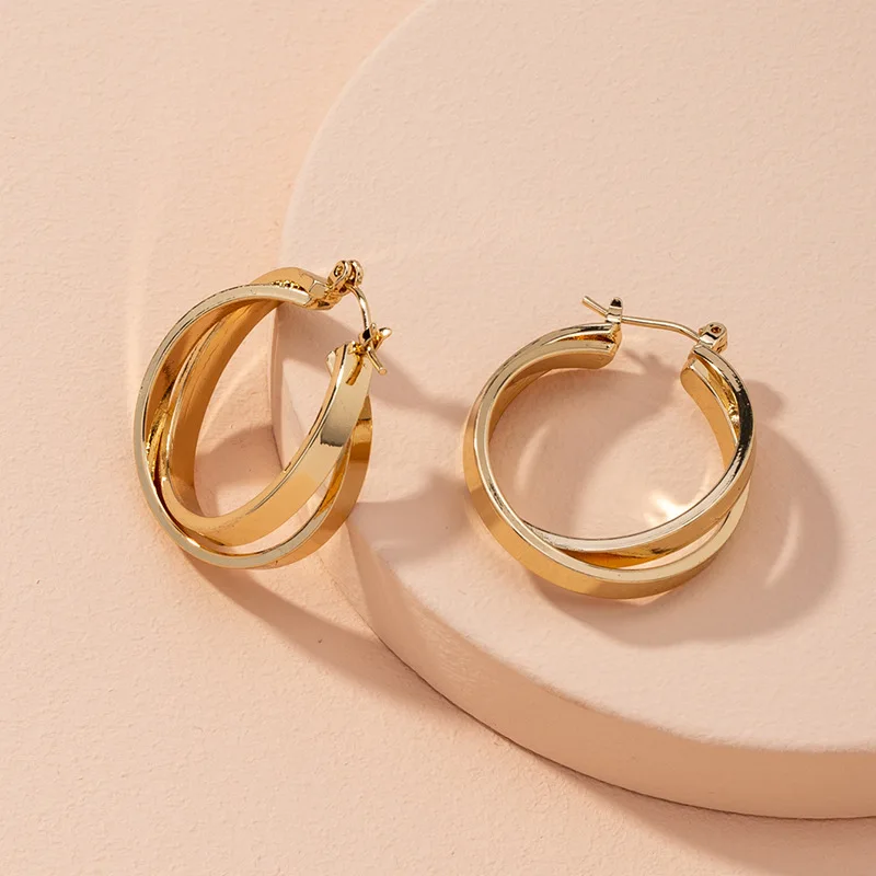 

Simple Design 18K Gold Plated Flat Round Circle Hoop Earrings Twining Circle Hoop Earrings