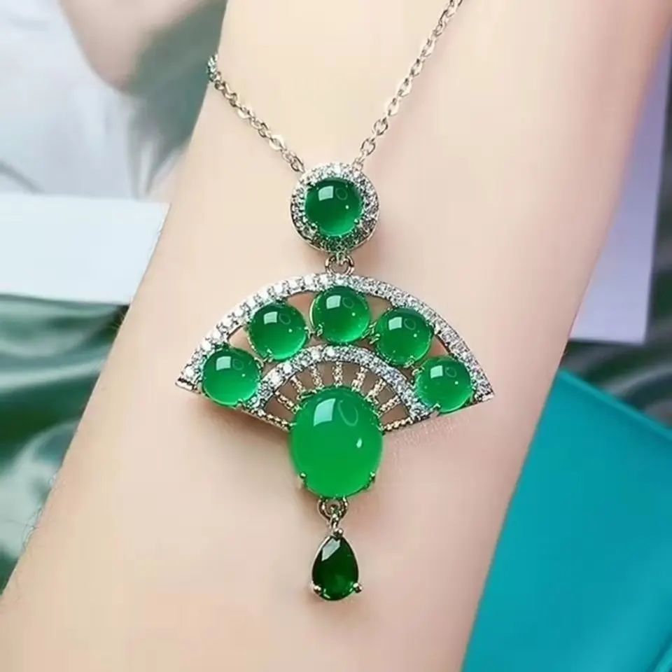 

Certified SOURCE High Ice 925 Silver Inlaid Green Chalcedony Fan Pendant Creative Gifts