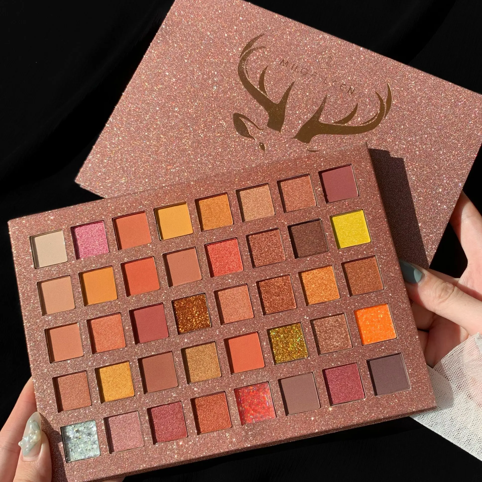 

New fancy beauty waterproof and easy handle makeup eyeshadow palette, 40 colors