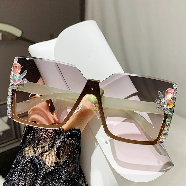 

2023 New Arrival Square Rimless With Diamond Designer Ladies Luxury Custom Logo Fashion Women rhinestone bling bling Sunglasses